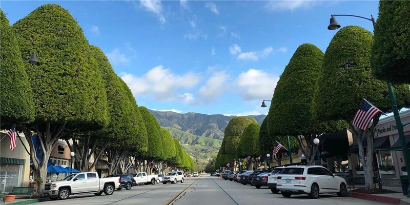 Glendora Village shops and restaurants in downtown Glendora CA
